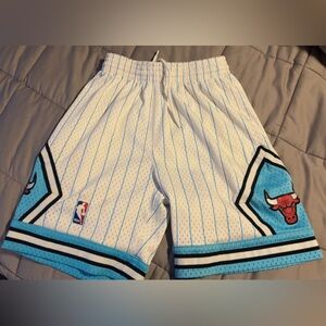 Mitchell & Ness White and Blue Basketball Shorts Chicago bulls